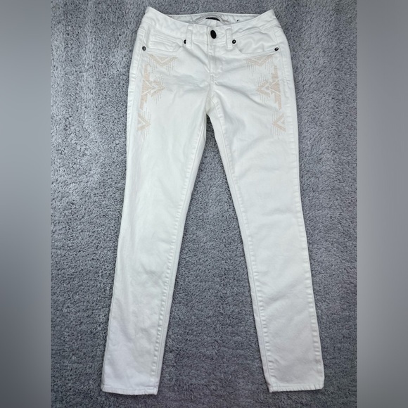 American Eagle Jeans Womens 2 White Denim Skinny Embroidered Aztec Design Low - Picture 1 of 6
